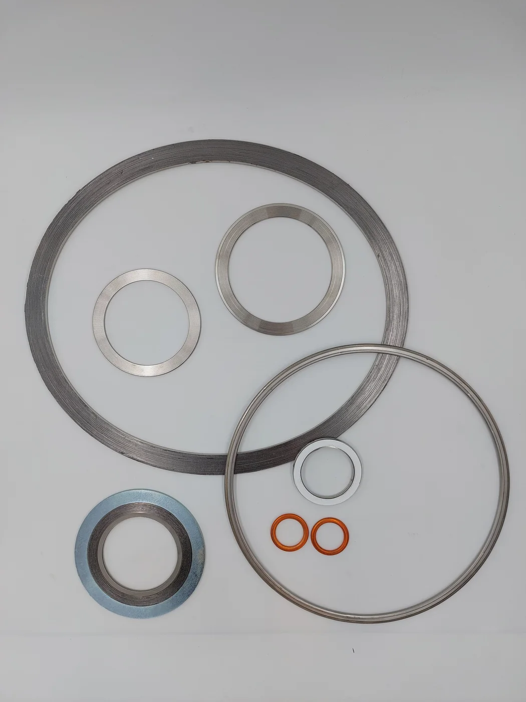 Semi-metallic gaskets